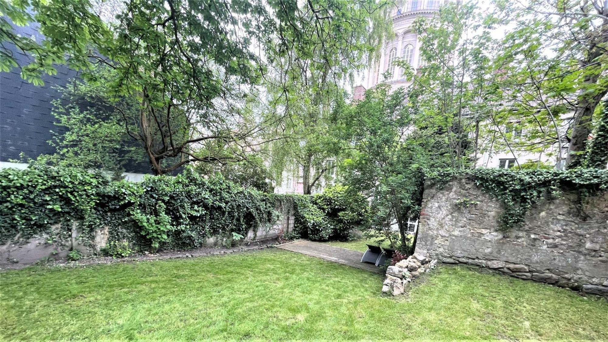 Au Jardin De La Basilique Lägenhet Boulogne-sur-Mer Exteriör bild